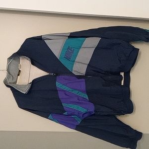 Nike vintage men's medium windbreaker jacket.